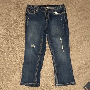 Distressed Seven capri jeans
